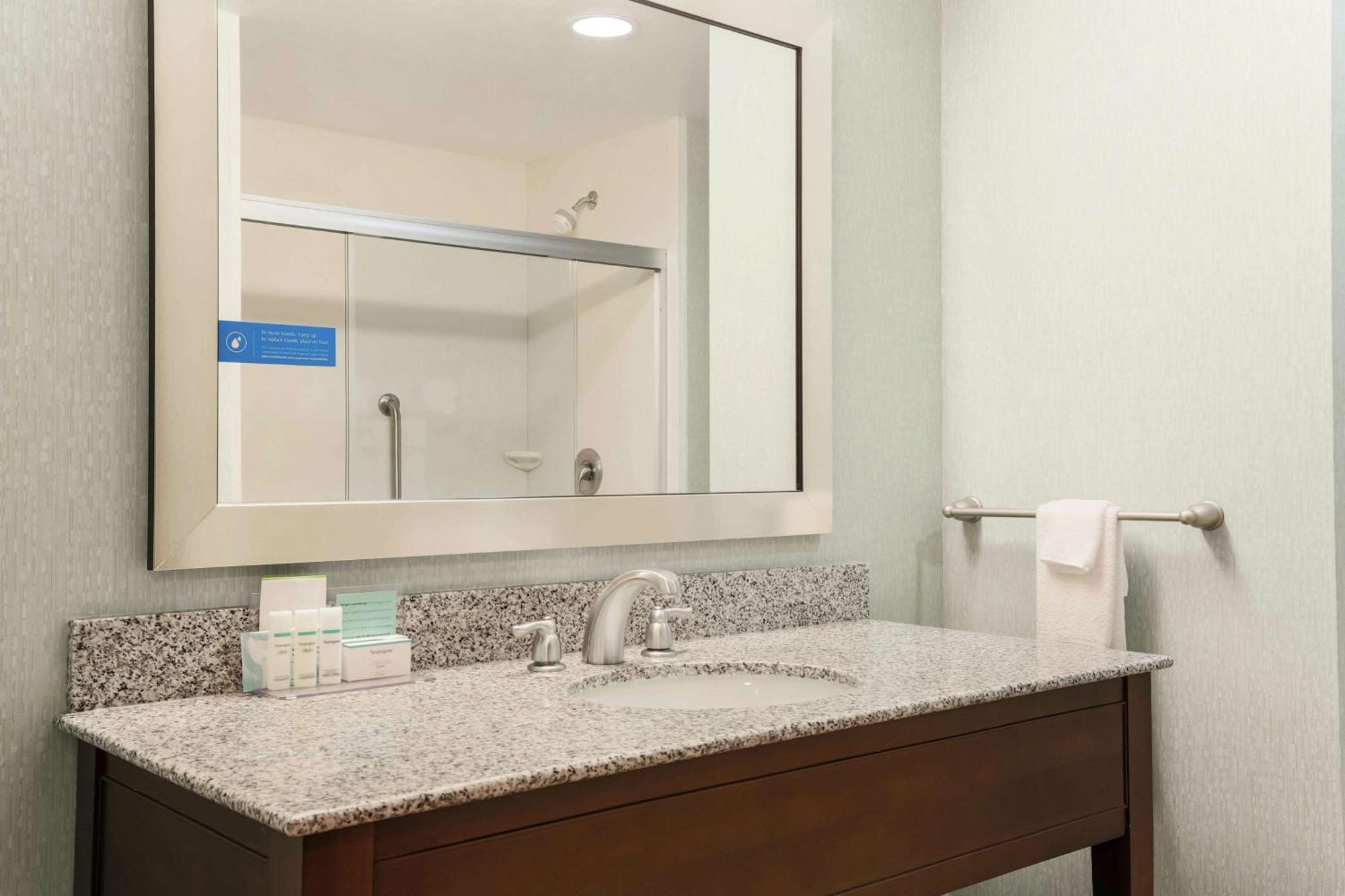Hampton Inn & Suites Wheeling - The Highlands Triadelphia Zewnętrze zdjęcie