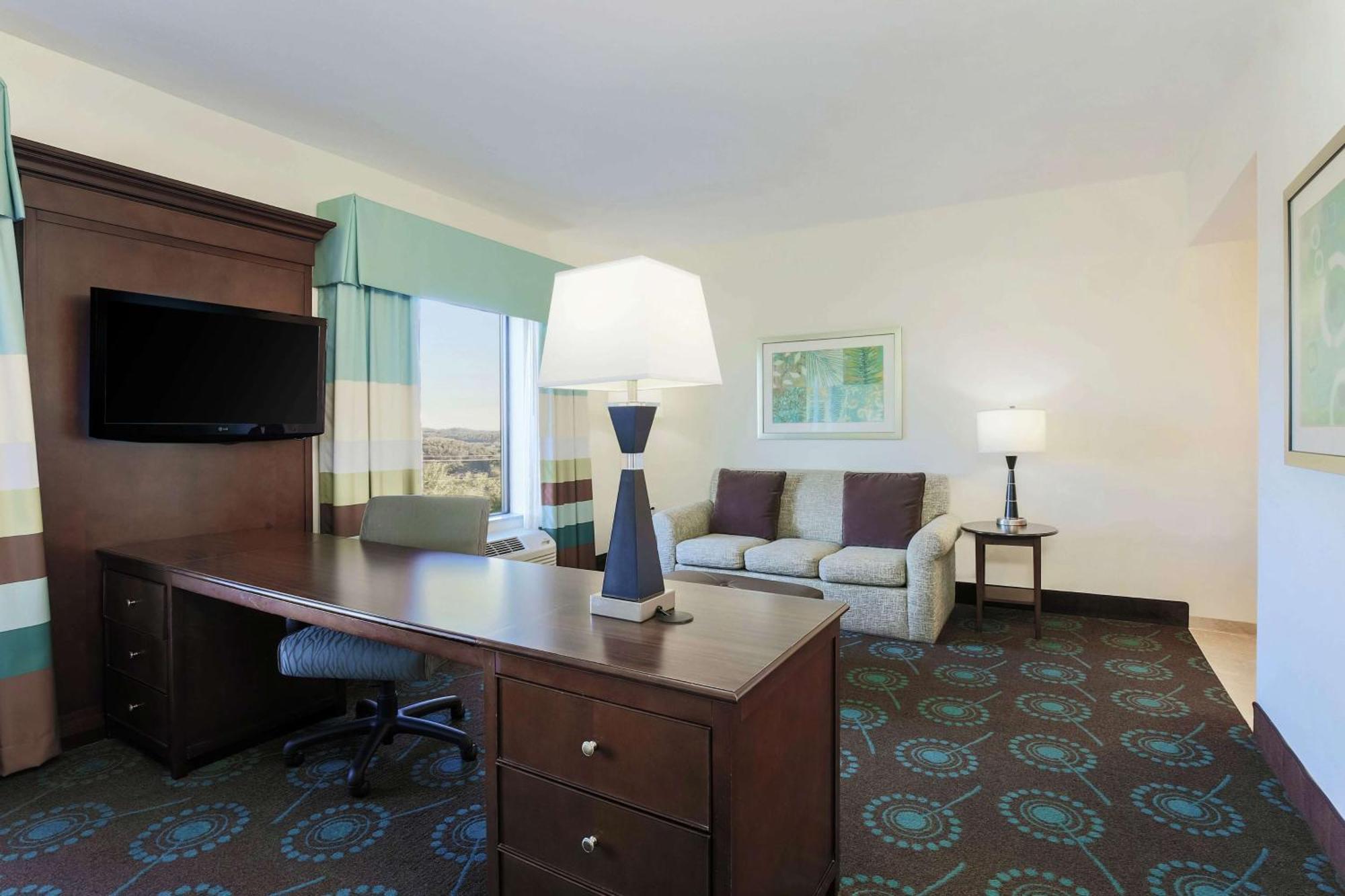 Hampton Inn & Suites Wheeling - The Highlands Triadelphia Zewnętrze zdjęcie